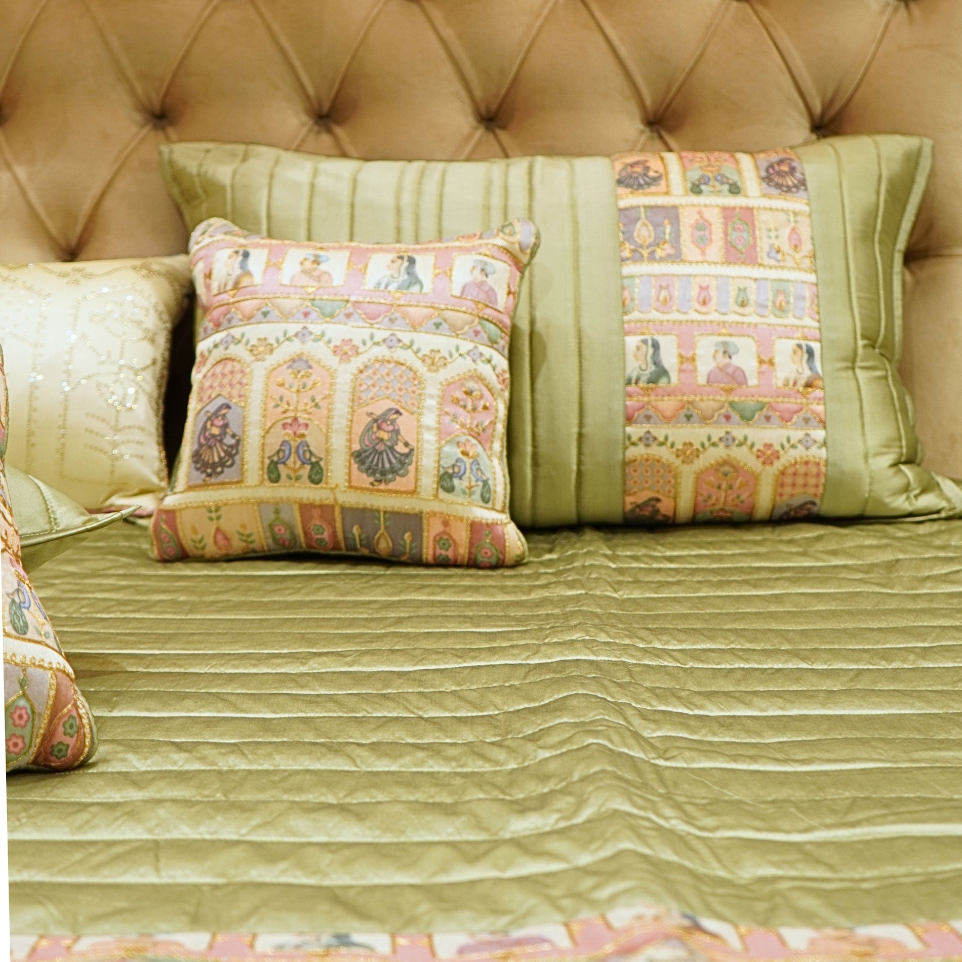 Kalamkari Palace – Traditional Art Bedding Set