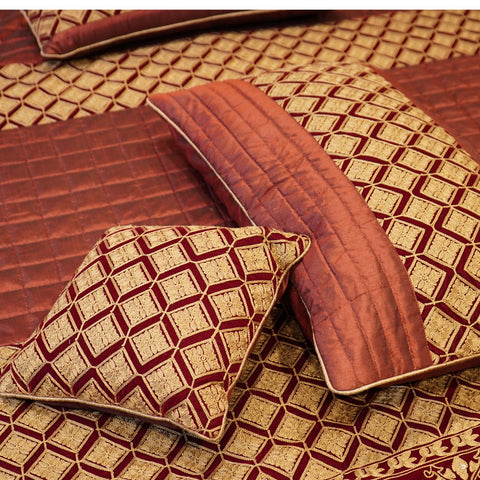 Crimson Heritage – Jacquard Bedding Set