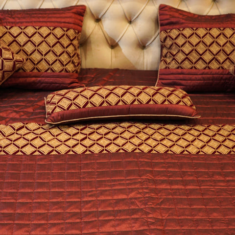 Crimson Heritage – Jacquard Bedding Set