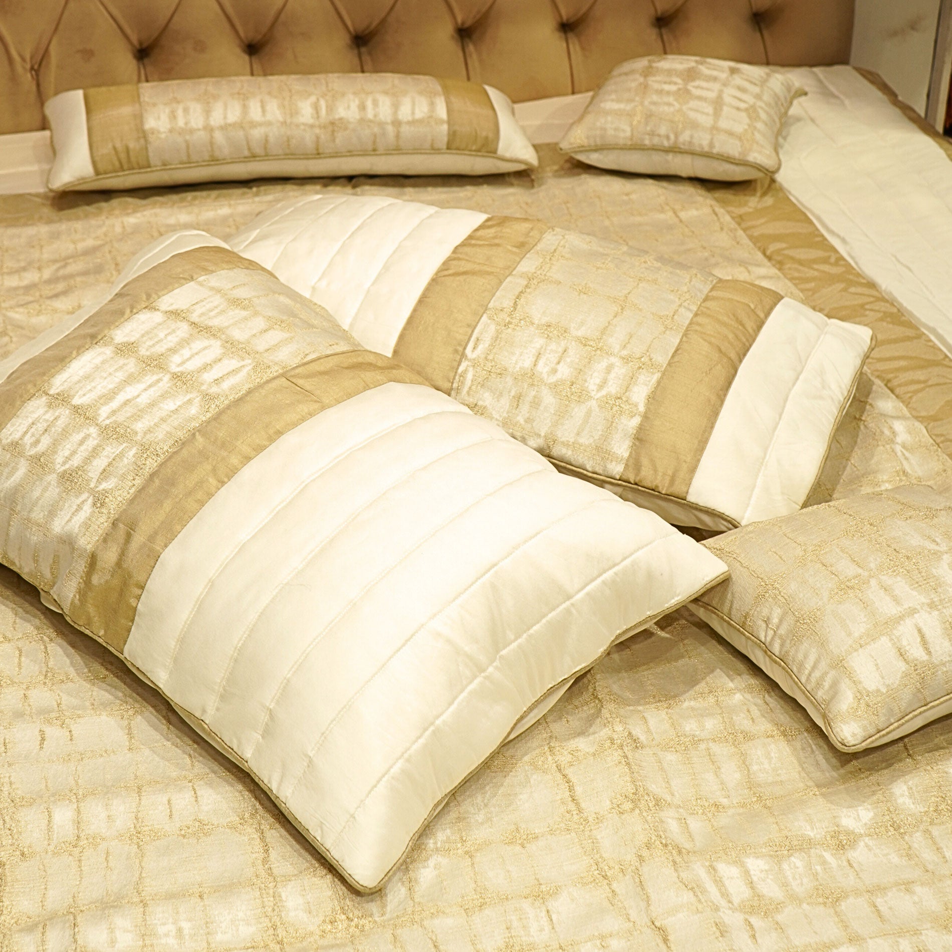 Designer Collection 2025 – Premium Bedding Set